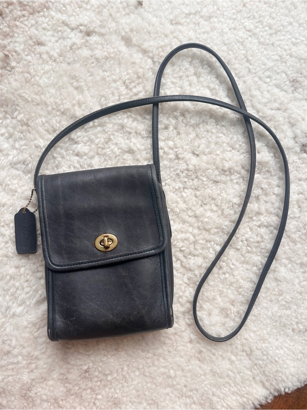 Vintage 90’s Coach Scooter Bag Black Leather Turn Lock Hang Tag 9893
